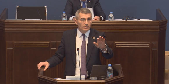 მამუკა მდინარაძე ოპოზიციაზე - როგორც კი შინაარსში შევედი და დავიწყე საუბარი კანონპროექტზე, იმწუთას გამაწყვეტინეს