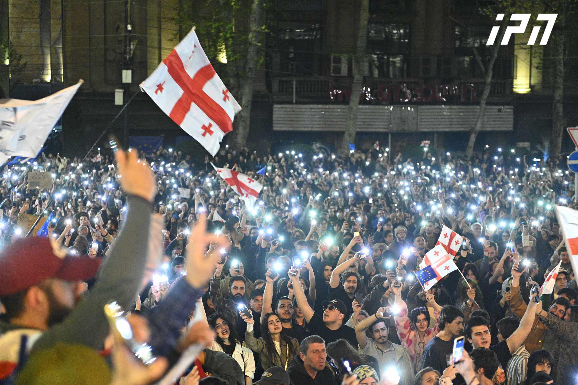 „უცხოური გავლენის გამჭვირვალობის შესახებ“ კანონპროექტის წინააღმდეგ პროტესტი პარლამენტთან დღეს, 12:00 საათიდან განახლდება