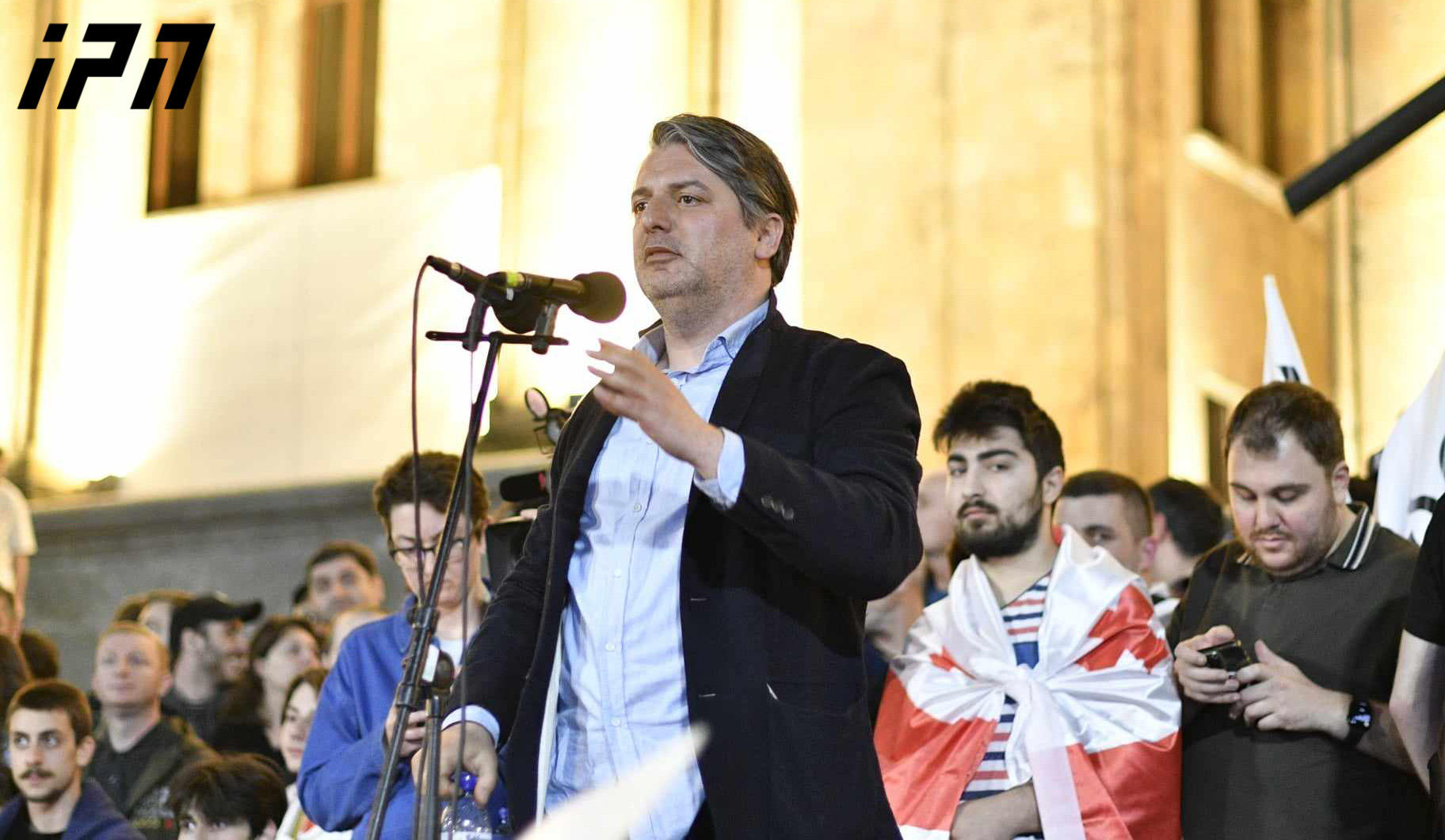 რატი ამაღლობელი ხელისუფლებას - გაიტანეთ უკან ეს კანონი და გააკეთეთ განცხადება დღესვე, როგორც მაშინ, ერთი წლის წინ, როცა ახალგაზრდების ჩამოვარდნილ თმებზე საუბრობდით - ველოდებით პოლიტიკურ განცხადებას 1 საათის განმავლობაში