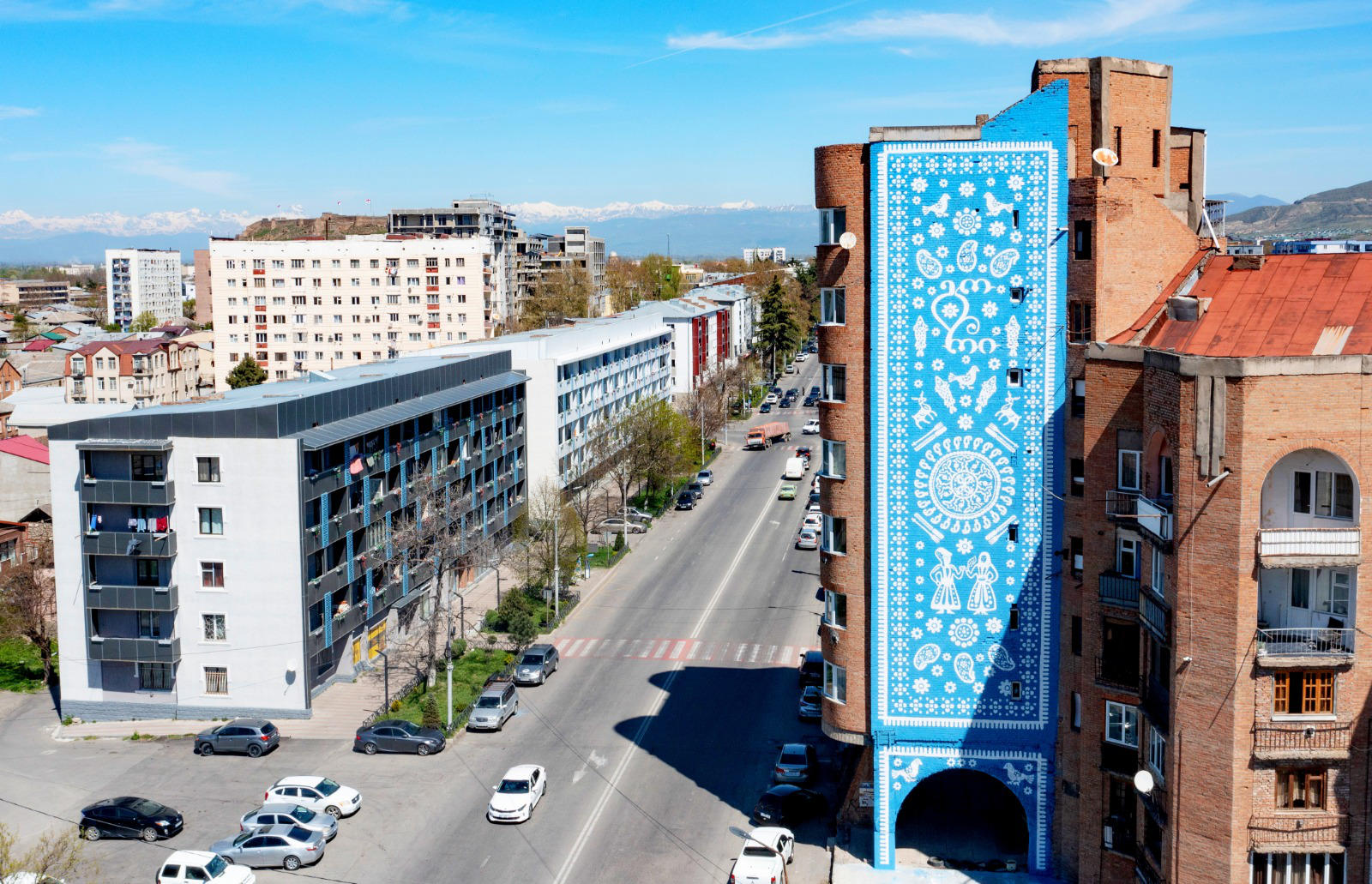 Gori Mural Fest-ის ფარგლებში გორის მთავარ გამზირზე სტრიტარტები დაიხატა