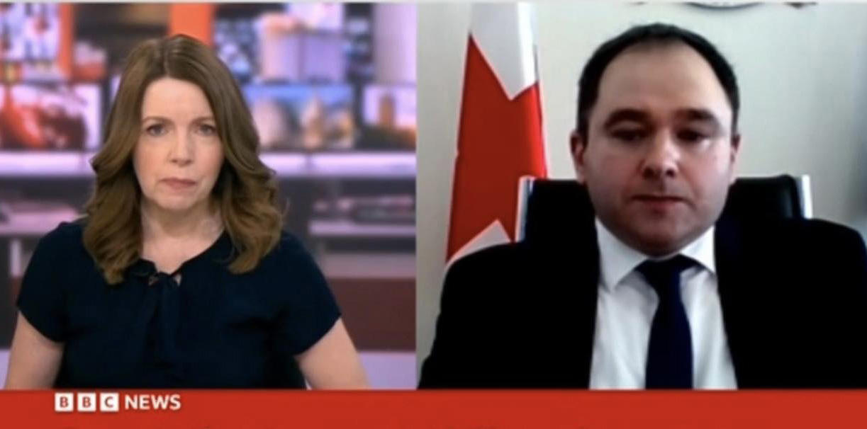 ნიკოლოზ სამხარაძე - კანონპროექტში არ არის ნახსენები სიტყვა „აგენტი“, შესაბამისად, რაც პრეზიდენტმა ახსენა, სრული სიცრუეა - არასამთავრობო ორგანიზაციებს მოსთხოვს წარადგინონ შემოსავლები,  რაც ძალიან ახლოს დგას ევროდირექტივასთან