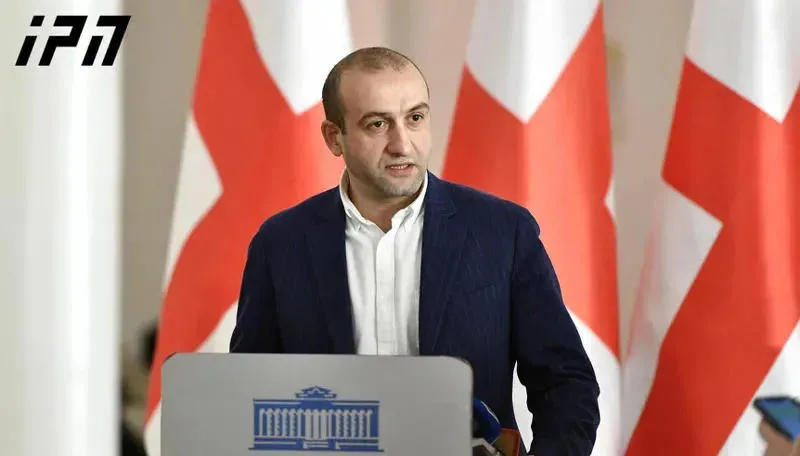 იაგო ხვიჩია - „ოცნების“ დევიზი: „წინ ღირსებით ჩინეთისკენ“, ძალიან სასაცილოდ გამოიყურება, რაც შეეხება პრეზიდენტის ქარტიას, თუ ის ერთიან სიაზე გავლენას არ მოახდენს, ერთ თვეში არავის ემახსოვრება