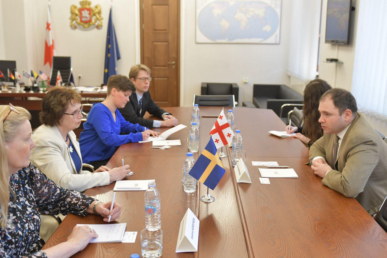 ნიკოლოზ სამხარაძე შვედეთის პარლამენტში საქართველოსთან მეგობრობის ჯგუფის ხელმძღვანელს და ჯგუფის წევრებს შეხვდა