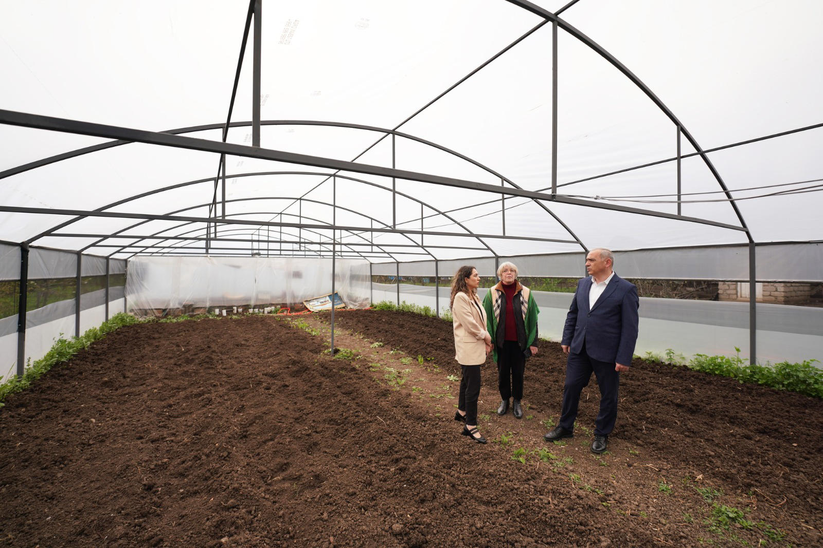 გორის მუნიციპალიტეტის სოფლებში, იძულებით გადაადგილებული ოჯახების საკუთრებაში არსებულ მიწის ნაკვეთებზე სათბურები მოეწყო