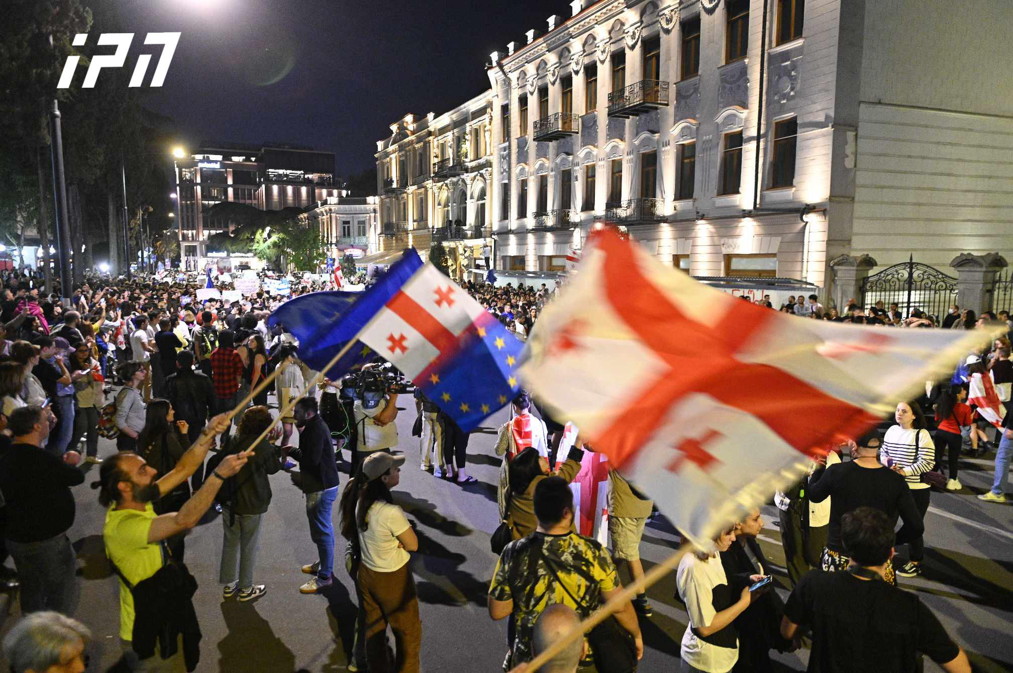 ახალგაზრდები პარლამენტთან საპროტესტო აქციას 21 აპრილსაც გამართავენ