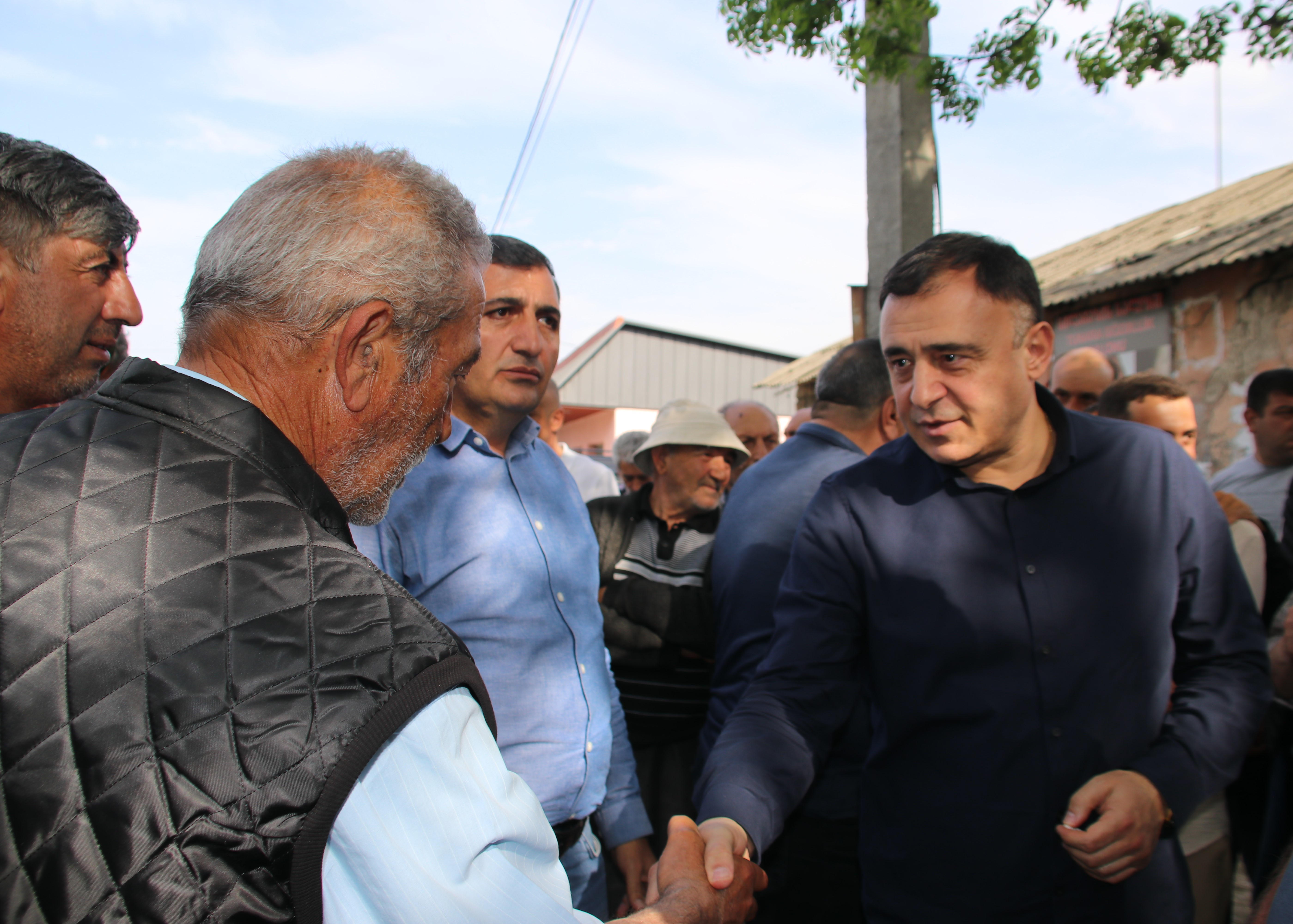 გოგი მეშველიანი ბოლნისის მუნიციპალიტეტის სოფელ ჭაპალაში მოსახლეობას შეხვდა