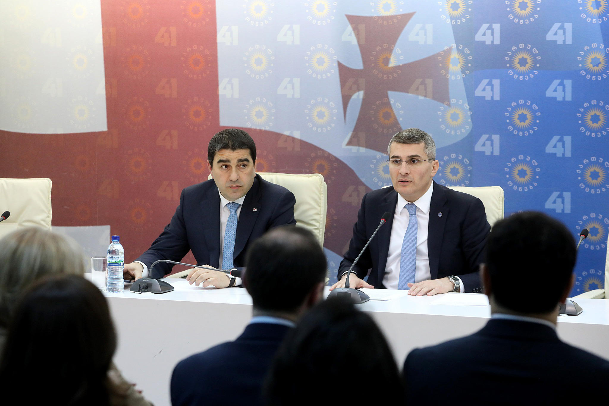 მმართველი გუნდი „ლგბტ პროპაგანდის წინააღმდეგ“ მომზადებული საკონსტიტუციო ცვლილებების საყოველთაო სახალხო განხილვას იწყებს