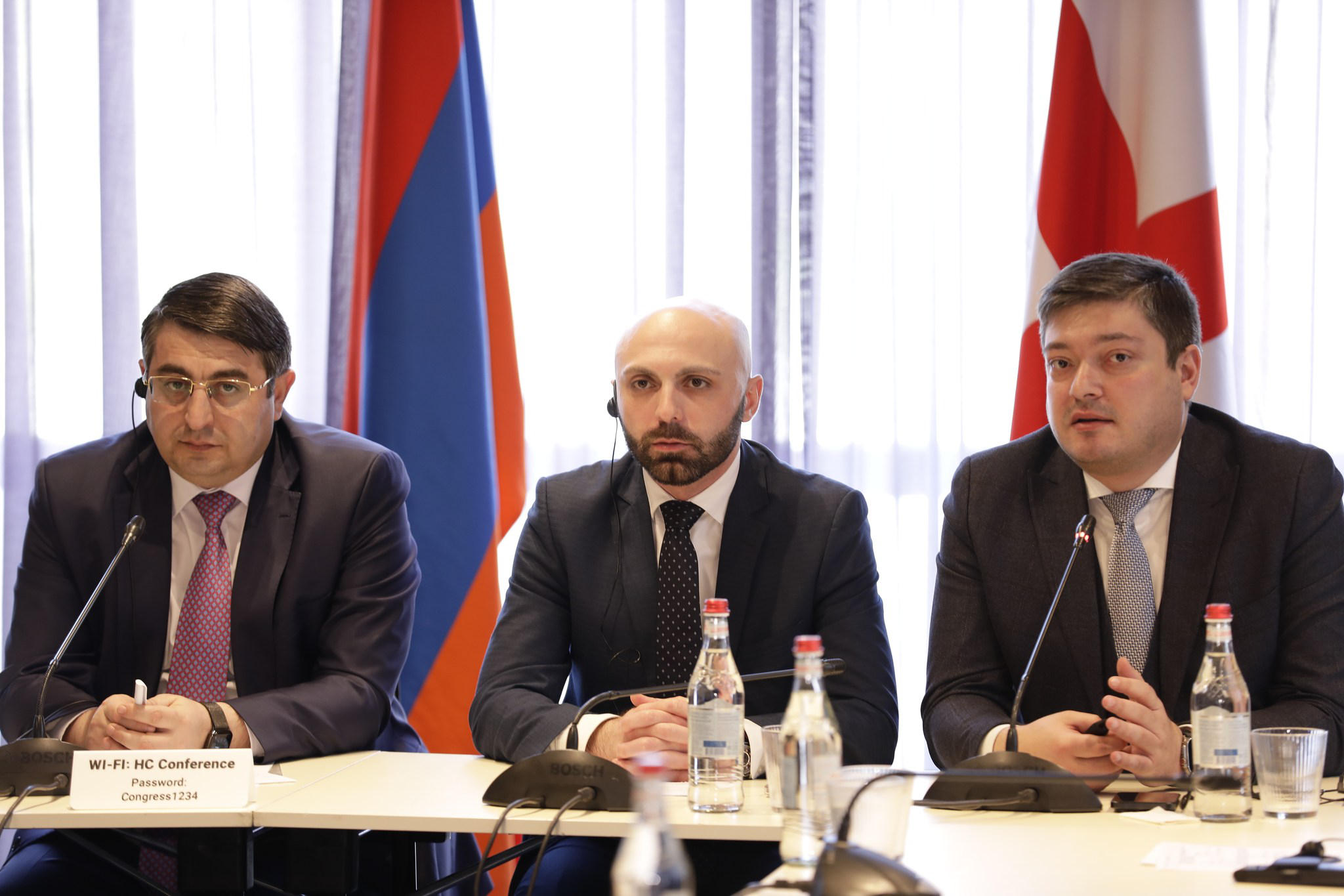 ერევანში გამართულ მე-5 სომხურ-ქართულ სამართლებრივ ფორუმში ქართულ დელეგაციასთან ერთად იურიდიული დახმარების სამსახურის დირექტორი დავით სიმონია იღებდა მონაწილეობას