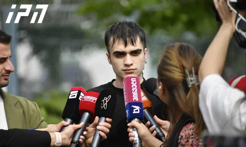 თბილისის საქალაქო სასამართლომ პარლამენტთან მაისში მიმდინარე აქციებისას ადმინისტრაციული წესით დაკავებული ლაზარე გრიგორიადისი 2 300 ლარით დააჯარიმა