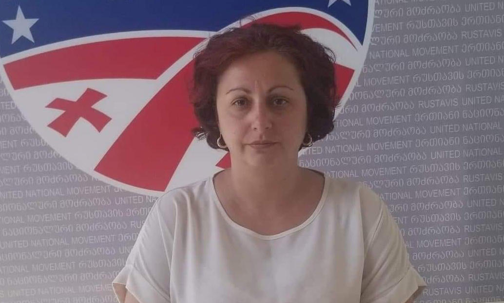რუსთავის საკრებულოში „ნაციონალური მოძრაობის“ წევრმა, ნანა შატბერაშვილმა სოციალურ საკითხთა კომისიის თავმჯდომარის თანამდებობა დატოვა