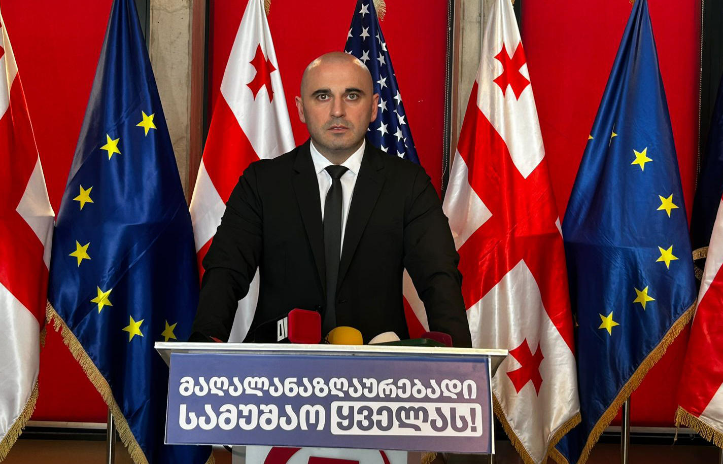 ლევან ხაბეიშვილი - მაშინ, როდესაც ქვეყნის ბედი წყდება, რუსთავის საკრებულოში ივანიშვილის და გახარიას პარტიებმა თანამდებობები ვერ გაიყვეს - ცოტა სასაცილოდ გამოიყურება