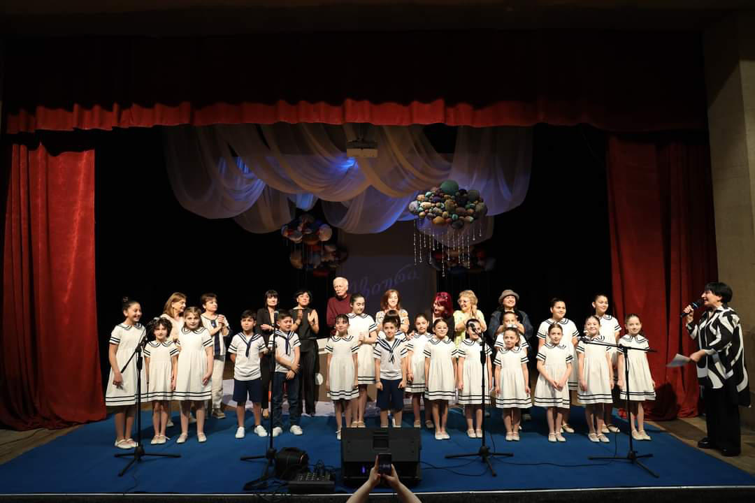 მარნეულის კულტურის ცენტრში საბავშვო - ვოკალური სტუდიის კონცერტი გაიმართა