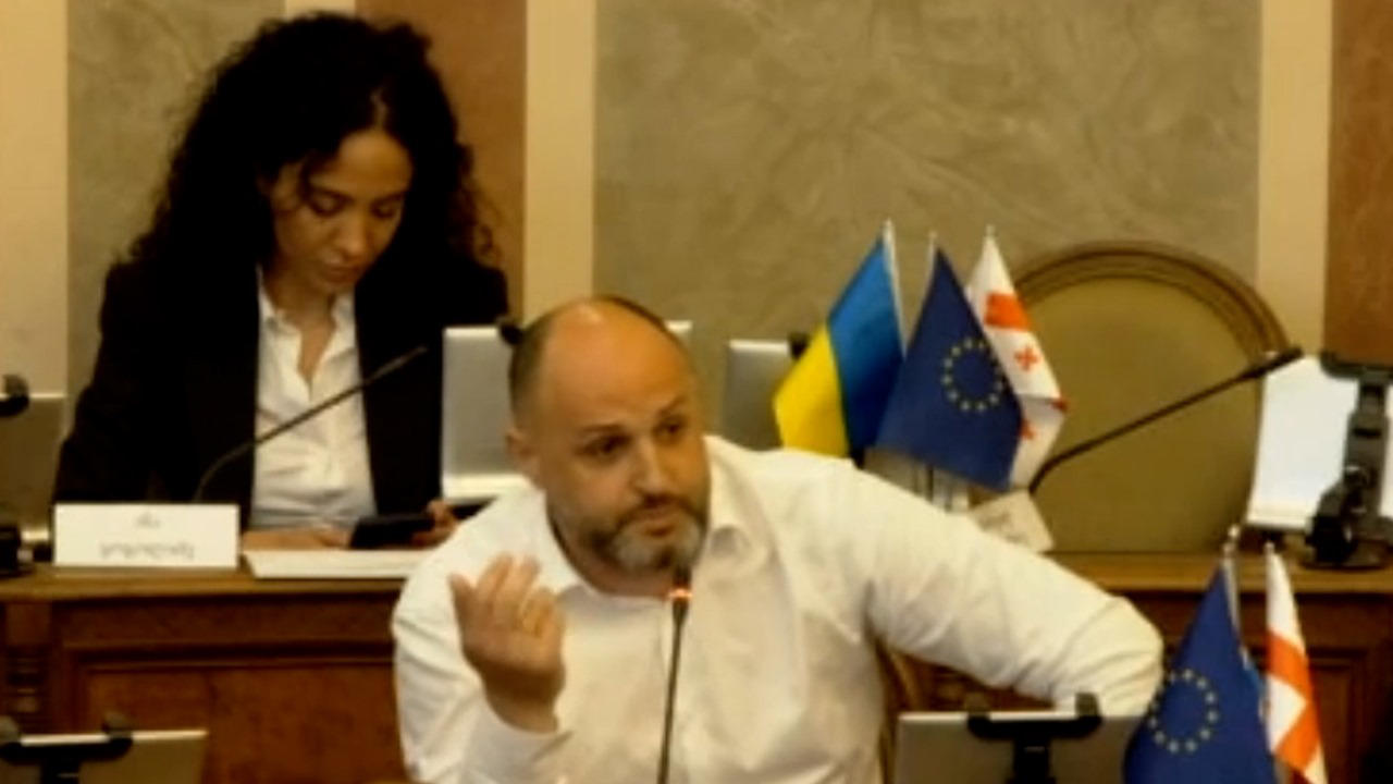 ირაკლი ნადირაძე „ქართულ ოცნებას“ -  რამდენი ადამიანიც არ უნდა მოიყვანოთ იძულებით და ტაში დააკვრევინოთ, გულწრფელი მოქალაქეები კიდევ უფრო მეტი გამოვალთ