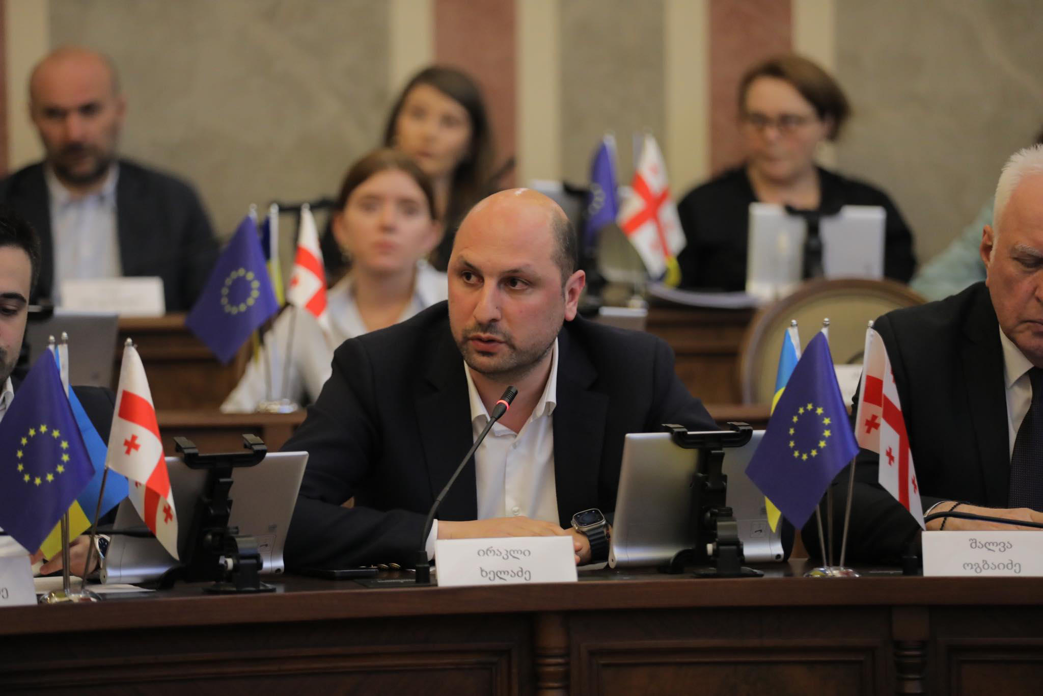 ირაკლი ხელაძე - როგორც ბიძინა ივანიშვილი აკეთებდა სიკეთეს ამ ქვეყნისთვის, იმავე წარმატებით უშავებდა მიხეილ სააკაშვილი ქართველ ხალხს და ქართულ სახელმწიფოს