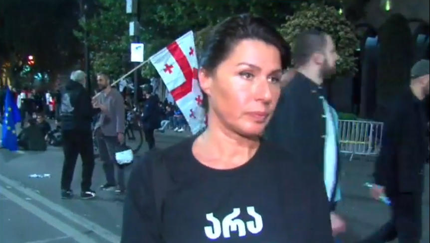 ეკა მიშველაძე - პოლიციამ დამირეკა და მითხრა, რომ ალექსი პეტრიაშვილი დიღომში ჰყავთ გადაყვანილი - ველოდები ადვოკატების და სახალხო დამცველის წარმომადგენლის შესვლას, გავიგებთ როგორია მისი მდგომარეობა