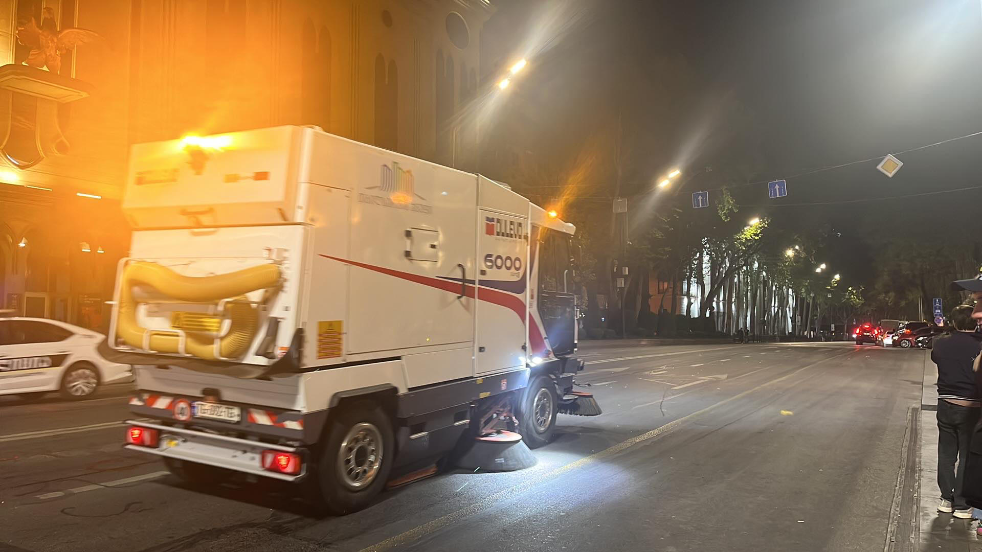 რუსთაველის გამზირზე საავტომობილო მოძრაობა აღდგა