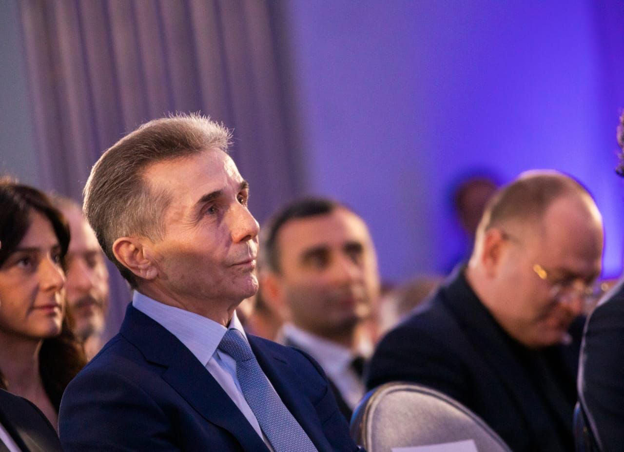 ბიძინა ივანიშვილი - „ენჯეოების“ გაუმჭვირვალე დაფინანსება არის მთავარი ინსტრუმენტი, რომლითაც საქართველოს ხელისუფლება გარედან შეგიძლია დანიშნო - მიზანია, საქართველო არა ქართველი ხალხის მიერ არჩეული ხელისუფლების, არამედ გარედან დანიშნული „ღამურების“  ხელით იმართებოდეს