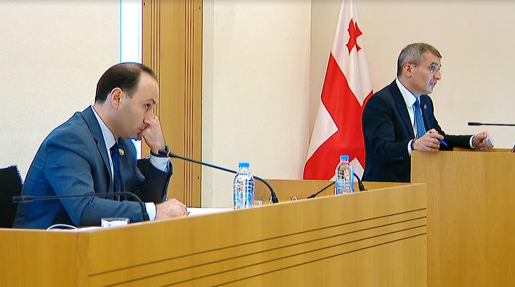 ანრი ოხანაშვილმა სხდომათა დარბაზიდან კიდევ სამი ოპოზიციონერი დეპუტატი გააძევა