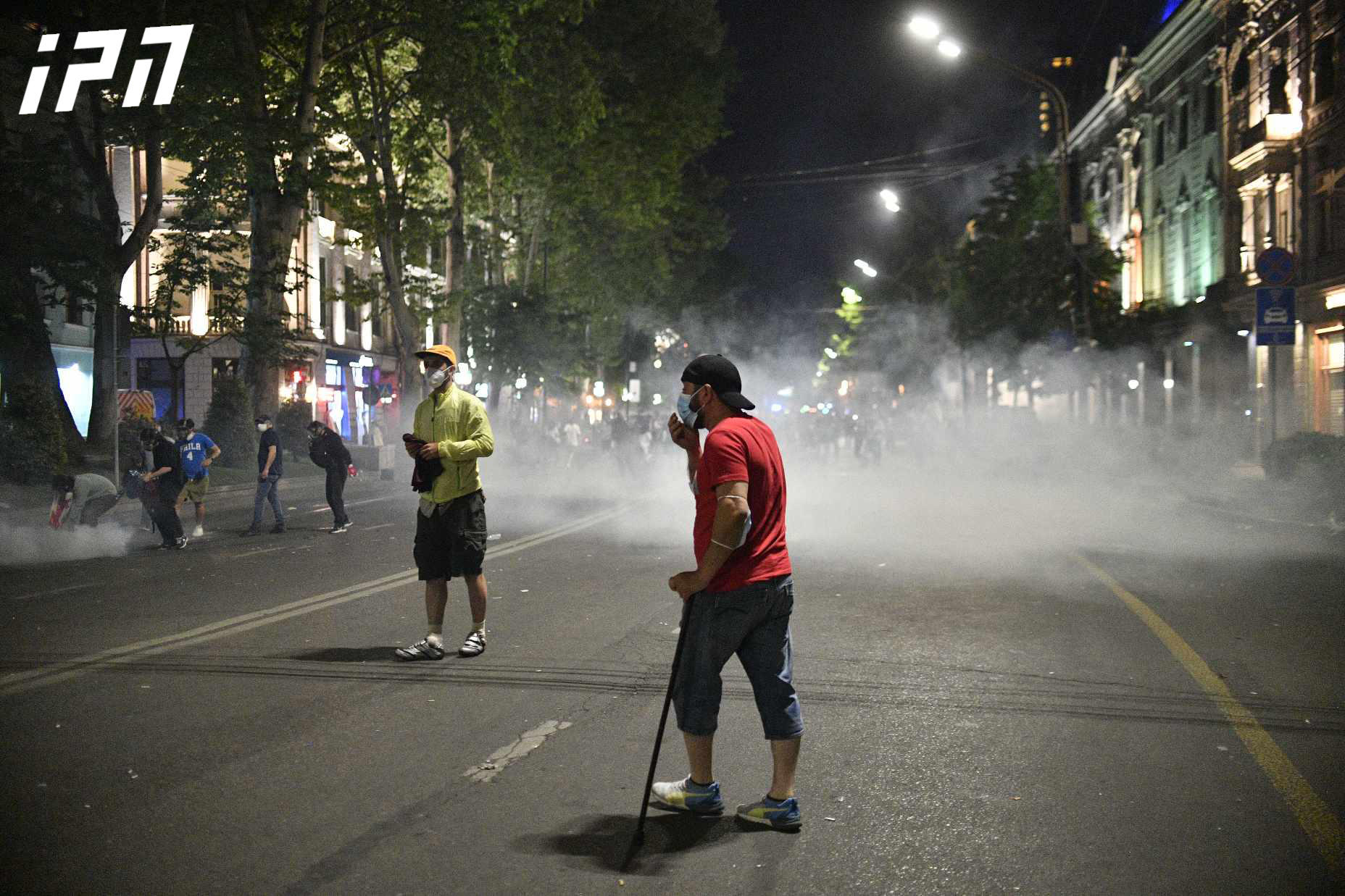 სპეცდანიშნულების რაზმის წარმომადგენლებმა აქციის მონაწილეთა დასაშლელად ისევ ე.წ. გაზის კაფსულები გაუშვეს