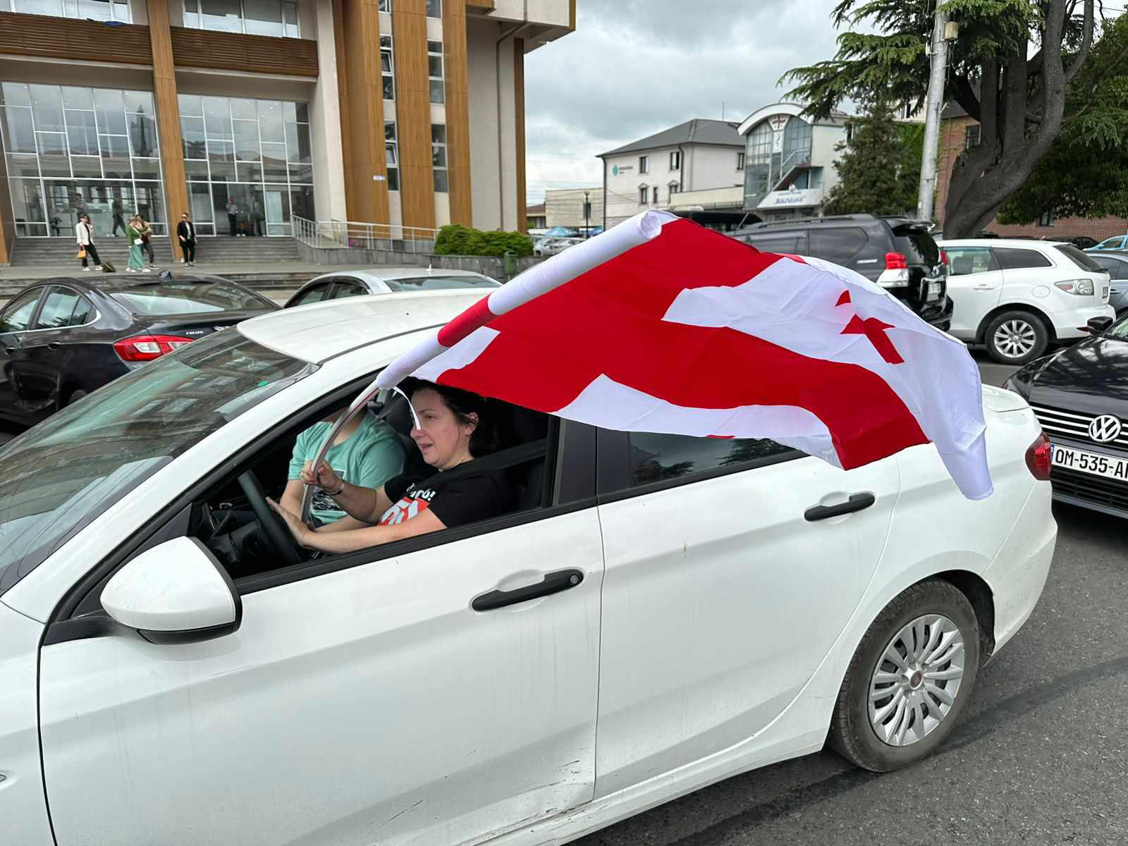 „უცხოური გავლენის გამჭვირვალობის შესახებ“ კანონპროექტის გასაპროტესტებლად პარლამენტთან დაგეგმილ აქციას ზუგდიდიდან და წალენჯიხიდან წამოსული მოქალაქეებიც შეუერთდებიან