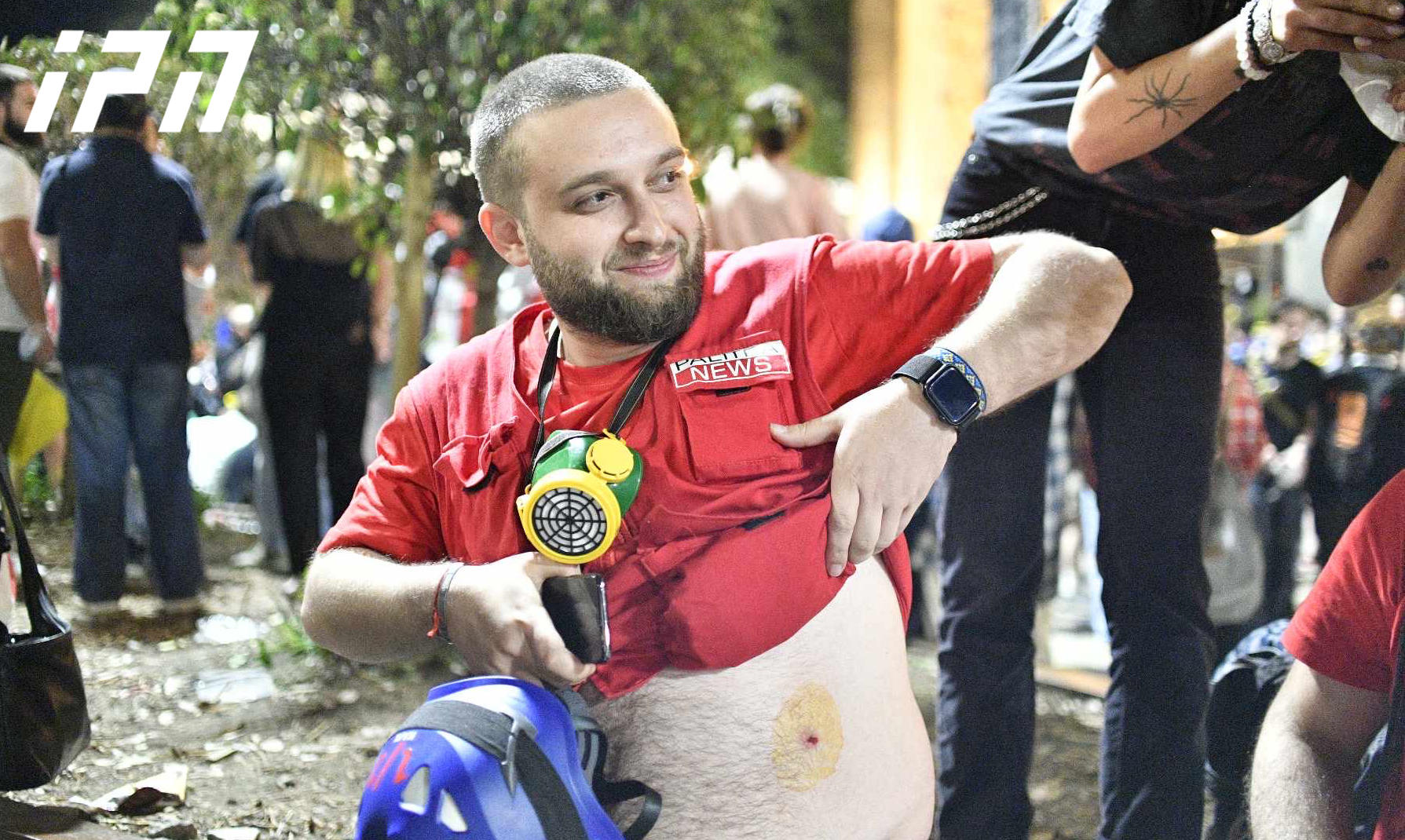 აქციის მონაწილეების ინფორმაციით, სამართალდამცველებმა მათ წინააღმდეგ რეზინის ტყვიებიც გამოიყენეს - დაშავებულებს შორის არის  "პალიტრანიუსის“ ჟურნალისტი