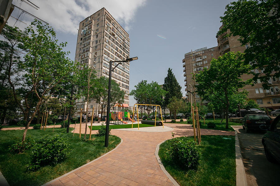 ფანასკერტელ-ციციშვილის ქუჩაზე დასასვენებელი სივრცის რეაბილიტაცია მიმდინარეობს