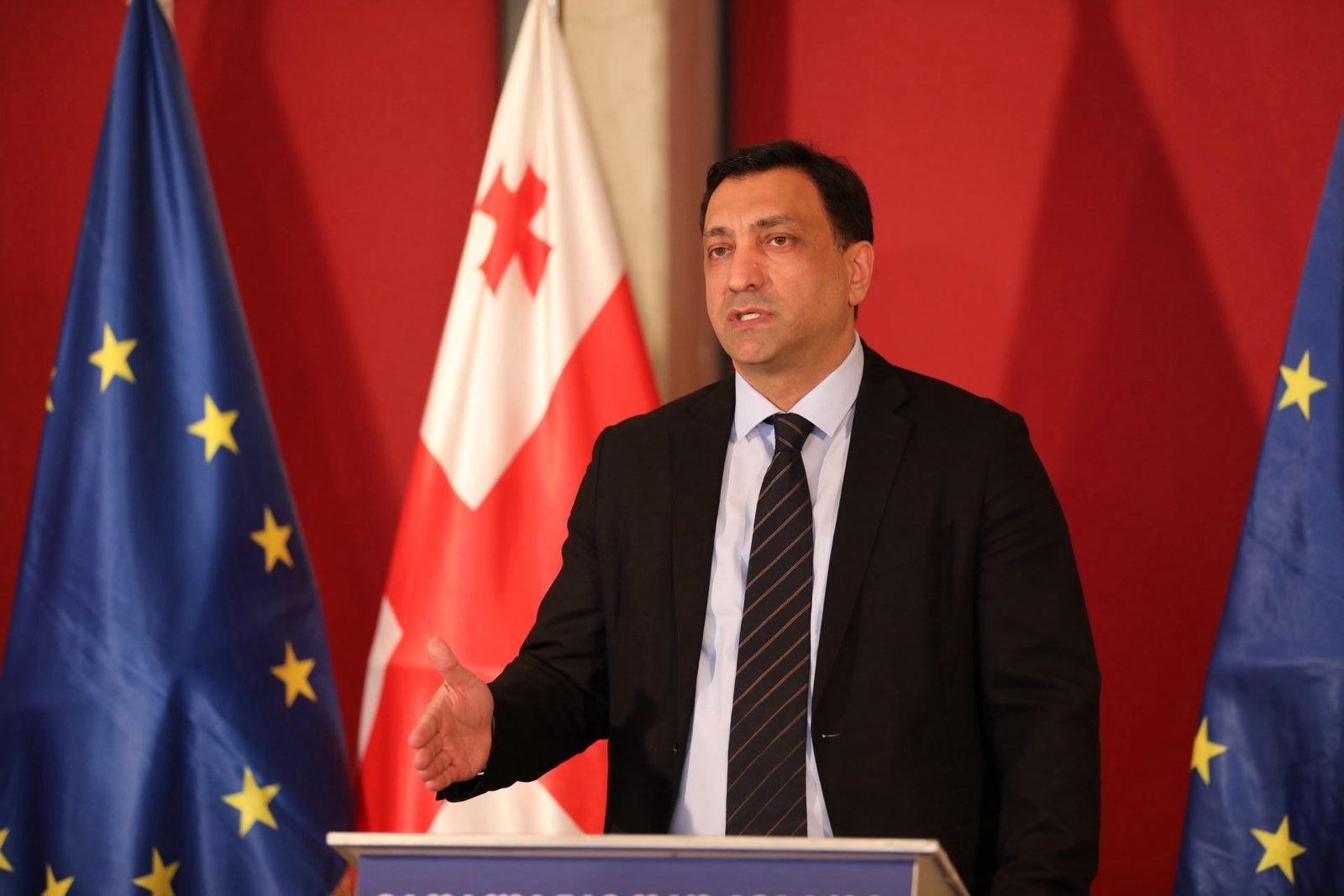 ლევან ბეჟაშვილი - კობახიძის სავალალო ვიზიტი ბერლინში, სადაც ხელი არავინ ჩამოართვა, იყო ფორმალობა „ოცნების“ მხარდამჭერებისთვის, რომ ცდილობენ ურთიერთობის დალაგებას პარტნიორებთან, მაგრამ მისია ჩავარდა