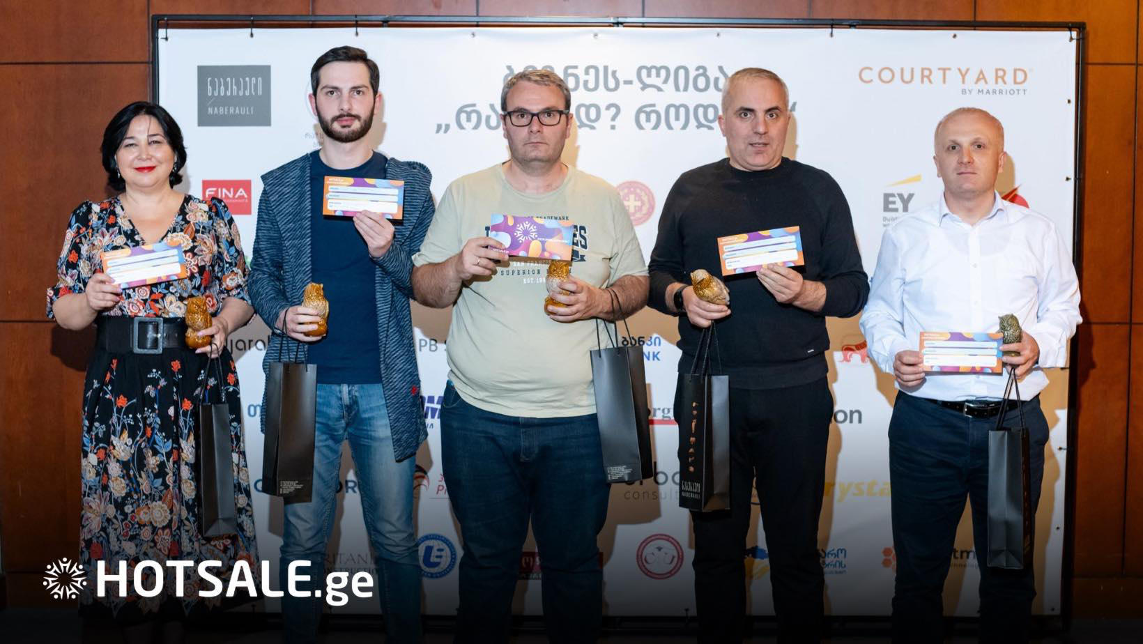 Hotsale.ge-მ ინტელექტუალური თამაშის - „რა? სად? როდის?“ ბიზნეს ლიგის გამარჯვებულებს საჩუქრები გადასცა
