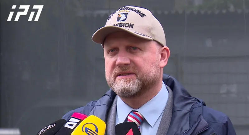 ზურაბ ჯაფარიძე - აქ დგომა ყოველდღე, ყოველ საღამოს, ღამეების თენება, არც საქმე და არც ტვირთია - ამ იდიოტებს არ ესმით, რომ ეს არის თითოეული ჩვენგანის პრივილეგია