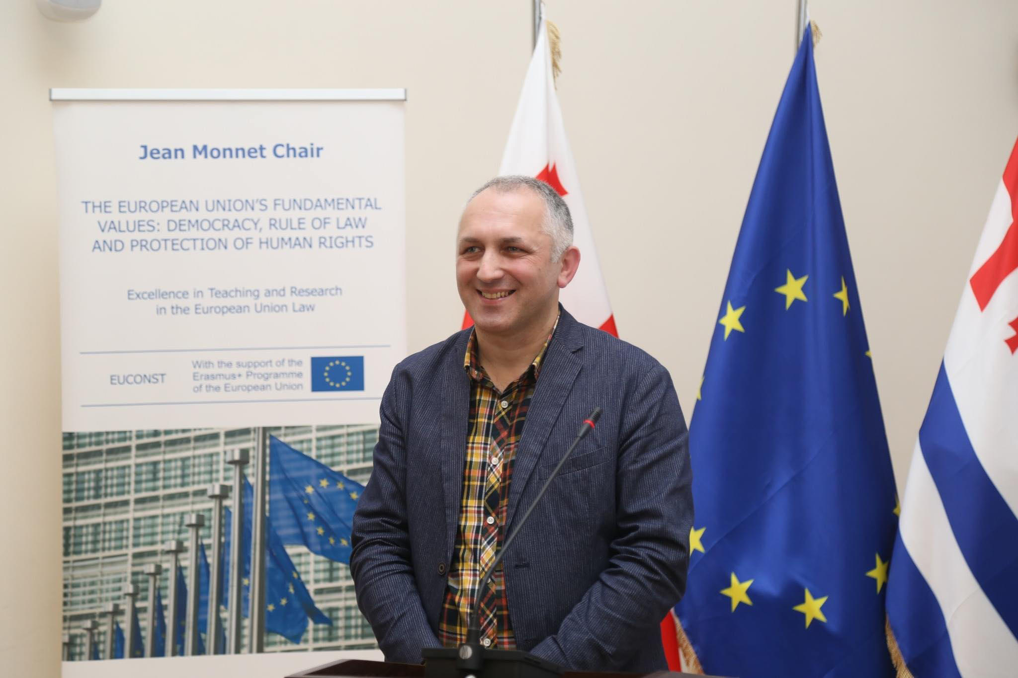 ბათუმის სახელმწიფო უნივერსიტეტის პროფესორი მალხაზ ნაკაშიძე სტუდენტებს სოლიდარობას უცხადებს და პროტესტის ნიშნად გაფიცვის რეჟიმში გადადის