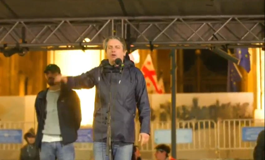 რატი ამაღლობელი - უნდა გავტეხოთ ღამე, უნდა გავტეხოთ ზამთარი, უნდა გავტეხოთ 25 თებერვალი, რომ დადგეს 26 მაისი - ჩვენი ბრძოლა არის საქართველოს გაზაფხულისთვის, დღის სინათლისთვის, უნდა განვდევნოთ ჩრდილოეთი საქართველოდან