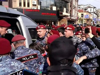 ერევანში საპროტესტო აქციის ასზე მეტი მონაწილე დააკავეს