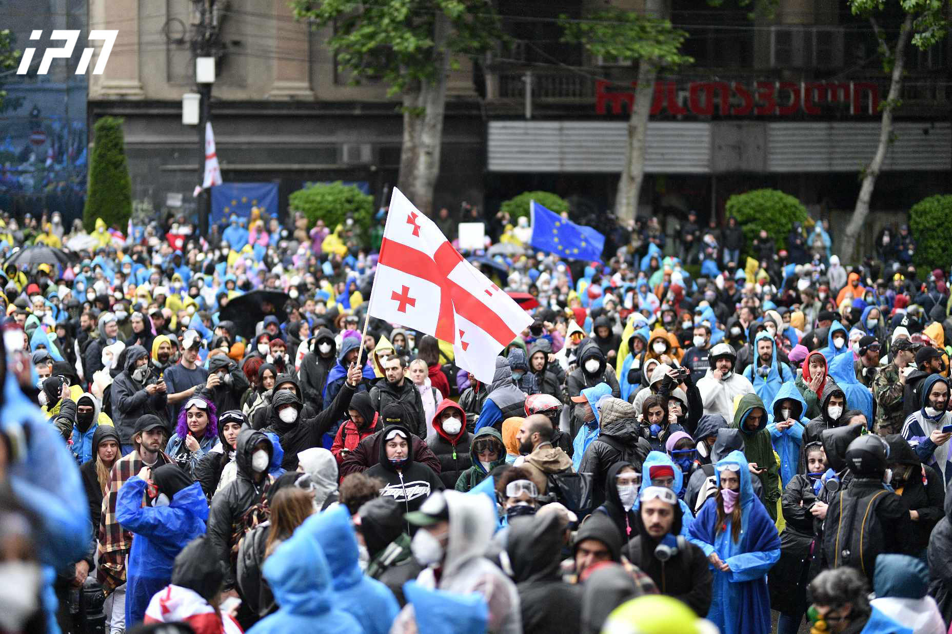 ომბუდსმენი - ვაკვირდებით პარლამენტთან განვითარებულ მოვლენებს - სამწუხაროდ, პოლიციის მხრიდან კვლავ დაფიქსირდა მოქალაქეთა მიმართ განხორციელებული სავარაუდო არასათანადო მოპყრობის რამდენიმე ფაქტი
