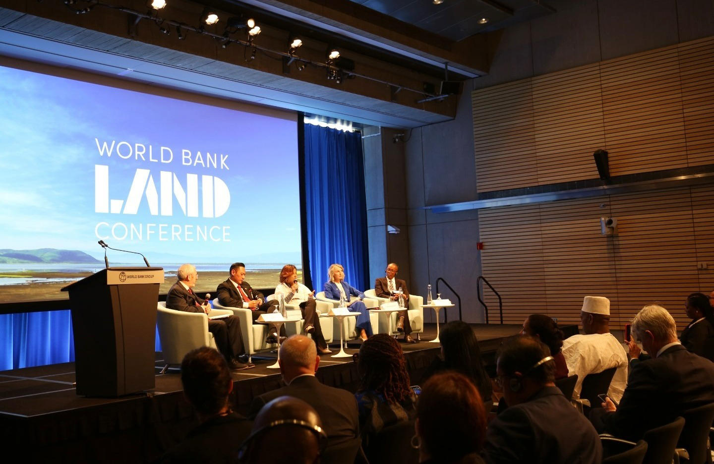 იუსტიციის სამინისტრო - მსოფლიო ბანკის კონფერენციაზე სესია - „ჩემპიონი მთავრობების წარმატების სტრატეგიები" მიწის რეგისტრაციის სფეროში საქართველოს გამოცდილებას დაეთმო