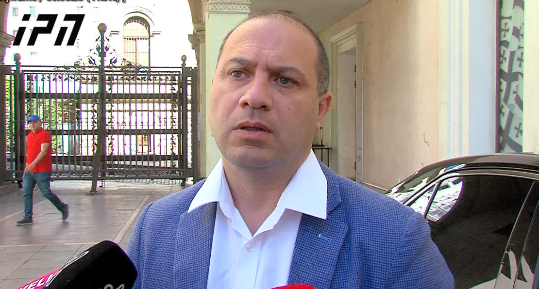 გივი მიქანაძე - თუ წარმოდგენილი არაფერი იქნება, ვეტოს ჩვეულებრივად დავძლევთ, თუმცა პროცედურულად, კონსტიტუცია და კანონმდებლობა არ იცნობს, რომ პრეზიდენტმა ვეტო არგუმენტაციის გარეშე წარმოადგინოს, ასეთი რამ ბუნებაშიც არ არსებობს