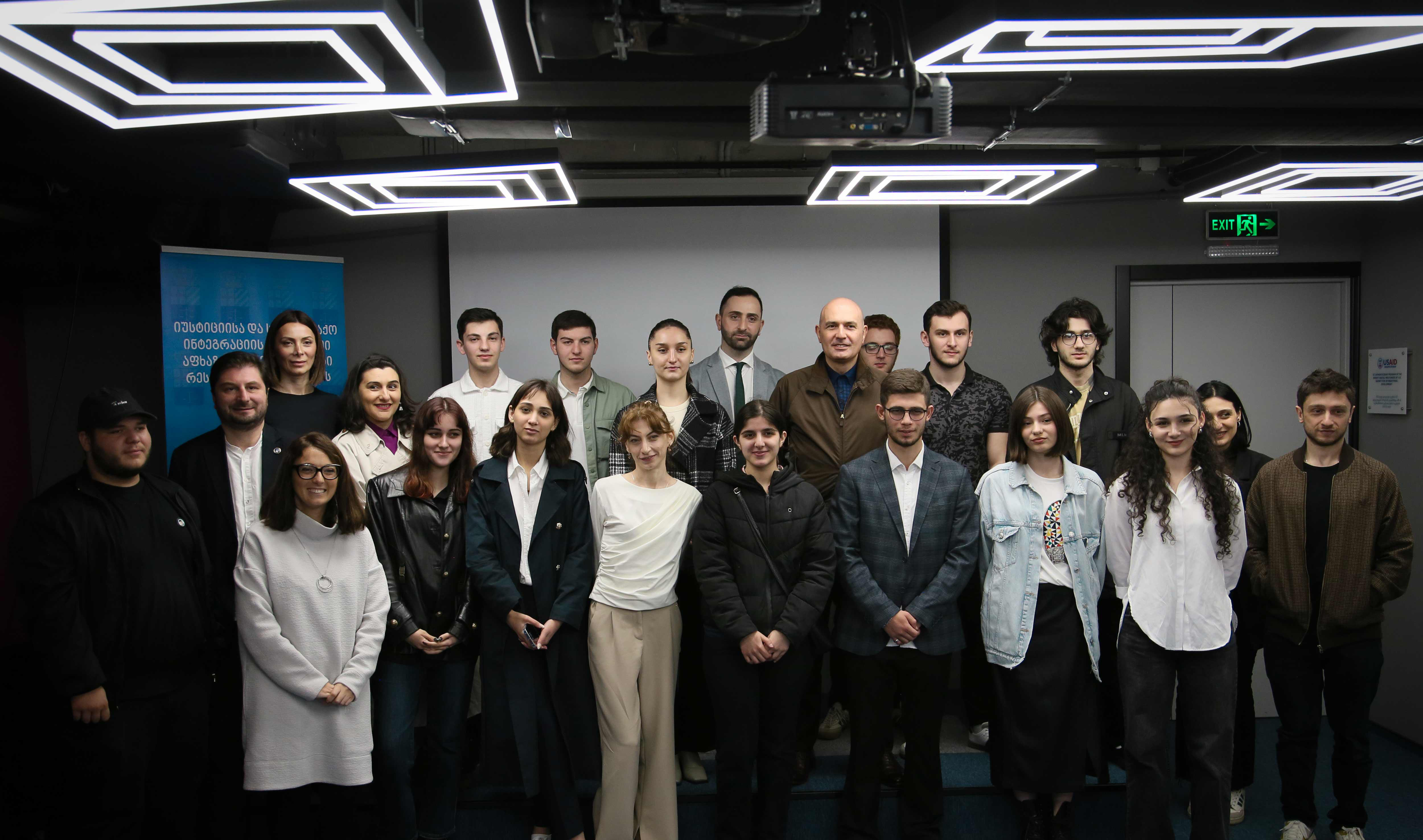 „სქილვილში“ პროგრამის „თანამედროვე ტექნოლოგიური პროფესიების შესწავლა აფხაზეთიდან დევნილი მოსახლეობისთვის“ მონაწილეებთან შეხვედრა გაიმართა