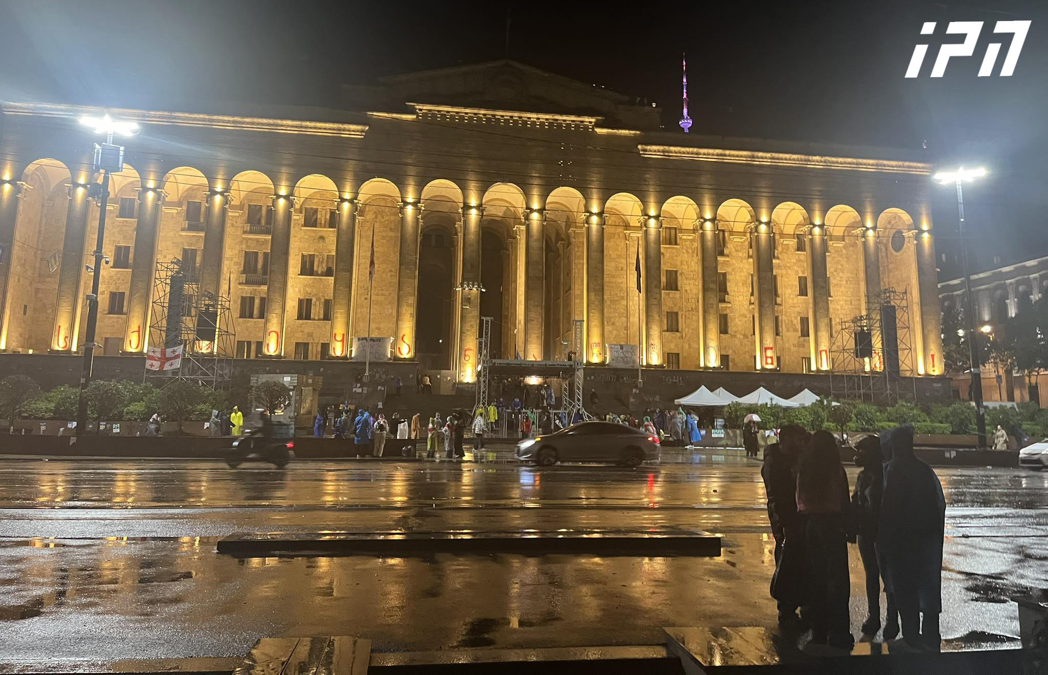 რუსთაველის გამზირზე საავტომობილო მოძრაობა აღდგა