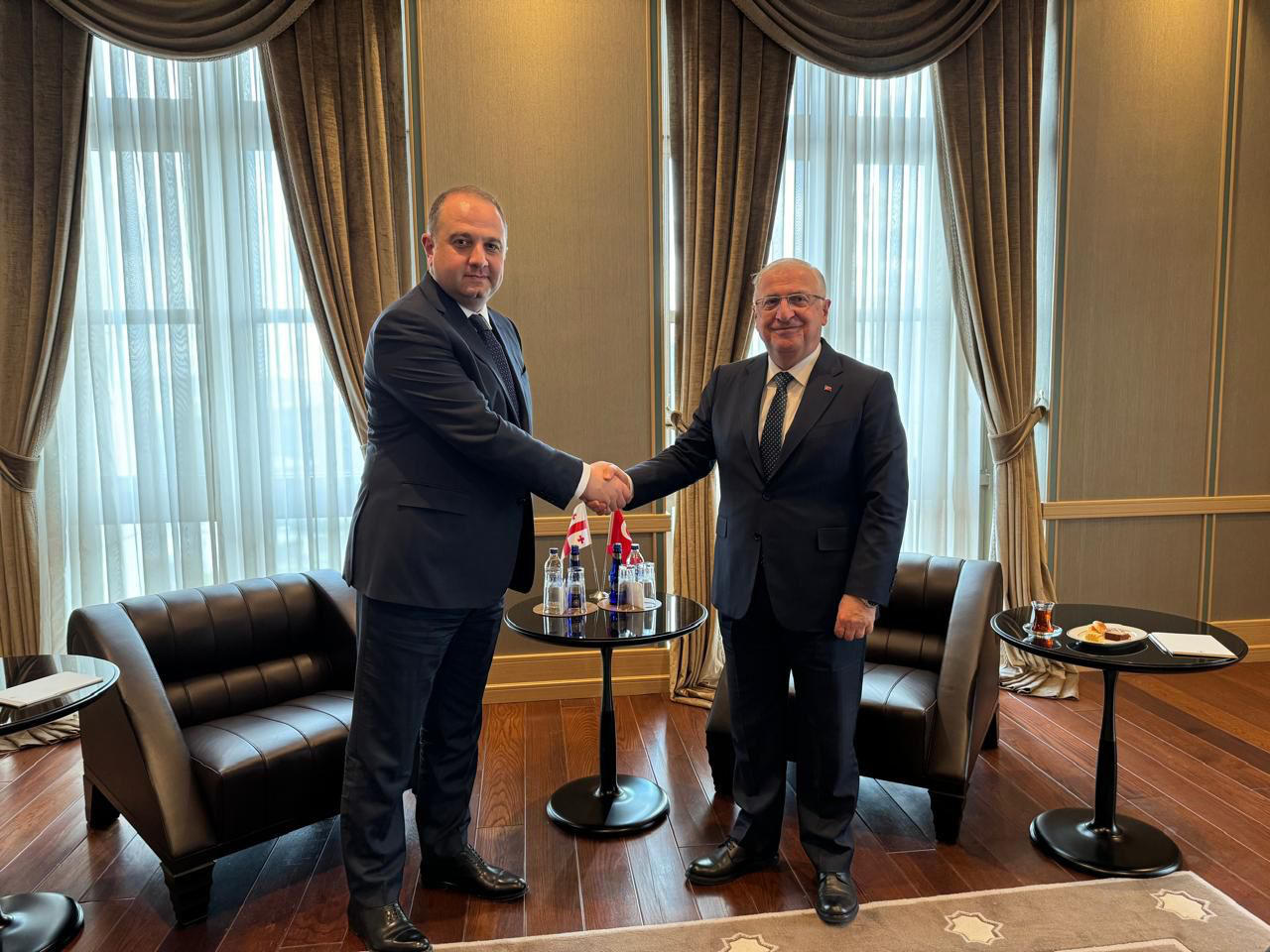 საქართველოს თავდაცვის მინისტრი თურქ კოლეგას შეხვდა