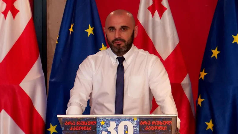 ლევან ხაბეიშვილი - მნიშვნელოვანია, ყველამ თავისი ამბიცია გვერდით გადადოს და ვიბრძოლოთ 26 ოქტომბრის მთავარი არჩევნებისთვის, რომელიც საფეხბურთო ენაზე რომ ვთქვათ „მოსკოვის სპარტაკთან“ გველოდება