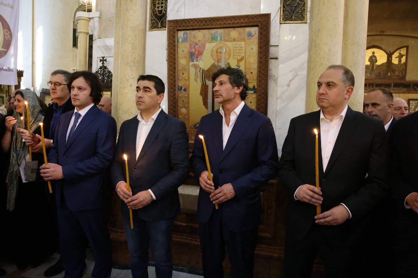 საქართველოს თავდაცვის მინისტრი, ოჯახის სიწმინდისა და მშობლების პატივისცემის დღესთან დაკავშირებით, ქაშვეთში პარაკლისს დაესწრო