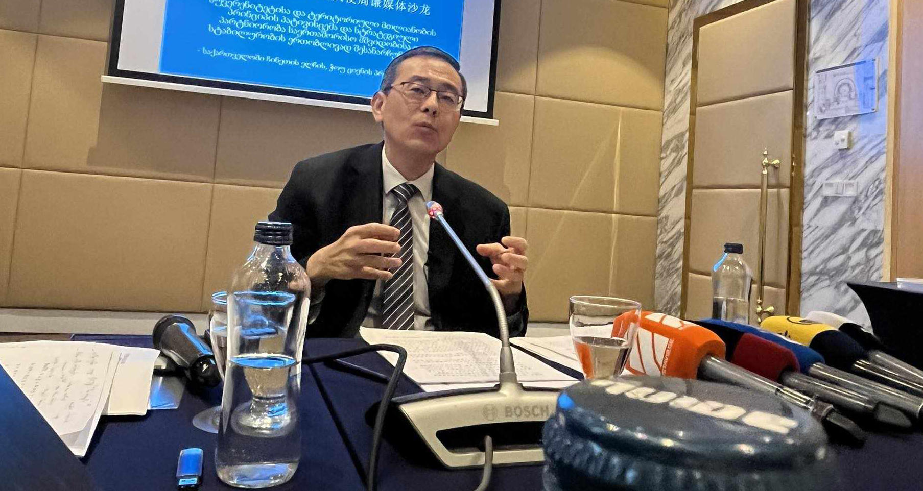 ელჩი - მაისის ბოლოს, ჩინეთსა და საქართველოს შორის უვიზო შეთანხმების ამოქმედების შემდეგ, სავარაუდოა, რომ პირდაპირი ფრენები გახშირდება