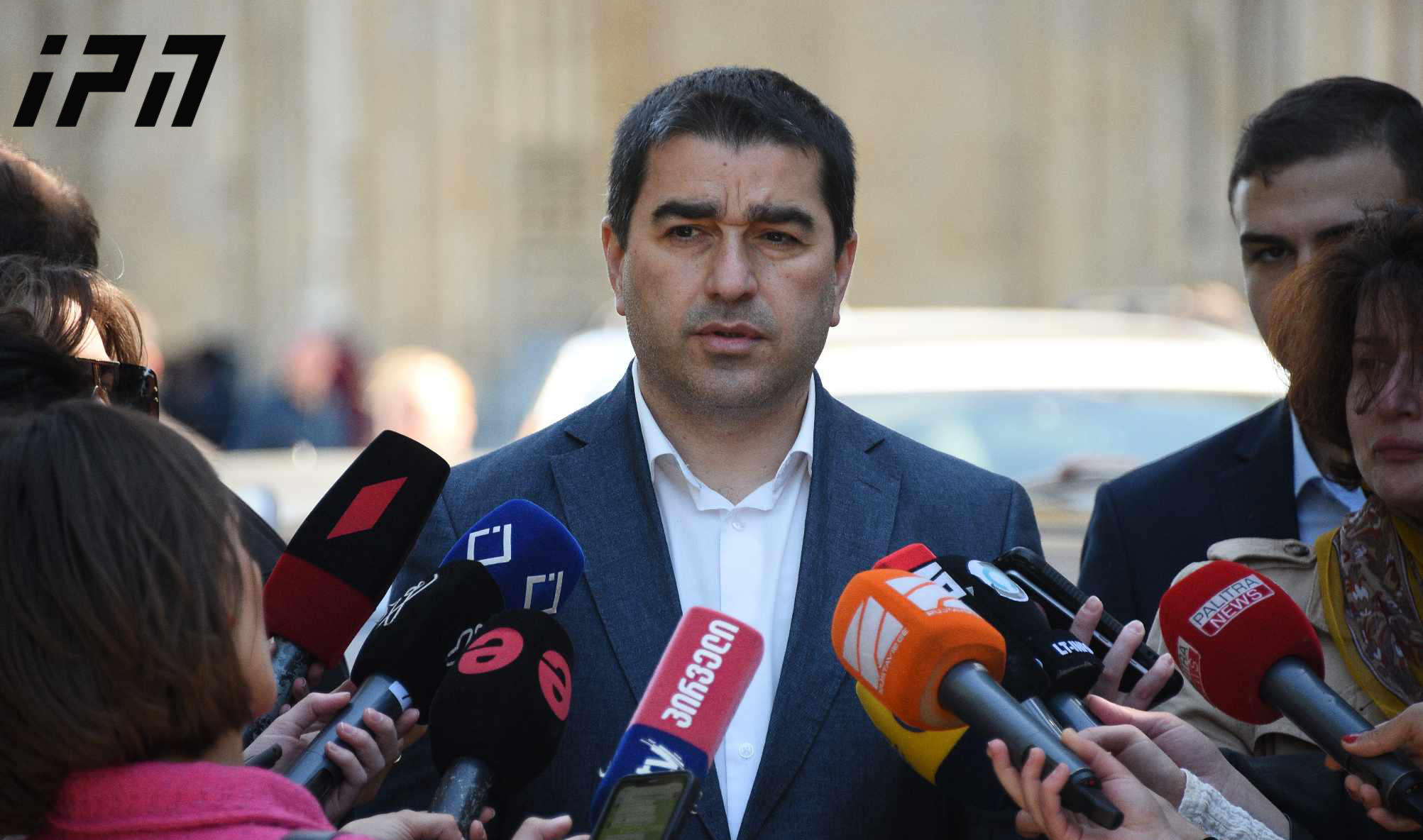 შალვა პაპუაშვილი - დანამდვილებით ვიცით, რომ „ლელო“ და „საქართველოსთვის“ არჩევნებისთვის არა თუ ემზადებიან, აქტიურ მოქმედებებზე არიან გადასული - სასაცილოა, რომ ეს ადამიანები ამომრჩევლებს თვალში ნაცარს აყრიან