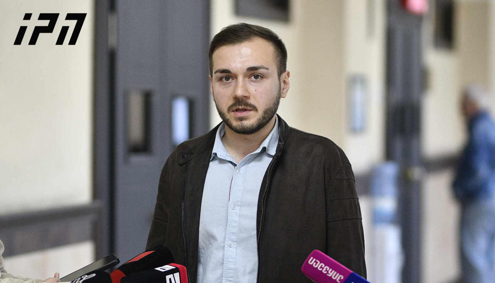 მზია ამაღლობელის ადვოკატის ინფორმაციით, სპეციალურ საგამოძიებო სამსახურს ირაკლი დგებუაძის მხრიდან არაადამიანური და დამამცირებელი მოპყრობის მუხლით გამოძიების დაწყება მოსთხოვეს, თუმცა უწყებამ გამოძიება სამსახურებრივი უფლებამოსილების გადამეტების მუხლით დაიწყო