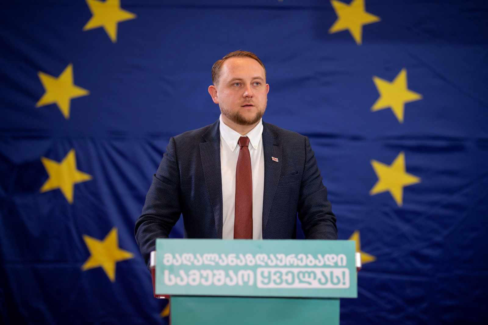 ვასო ურუშაძე - მნიშვნელოვანია, ქვეყნის არაფორმალურ მმართველებთან და კორუმპირებულ ჩინოვნიკებთან ერთად, საერთაშორისო მკაცრ ეკონომიკურ სანქციებში მოხვდნენ ის ბიზნესმენები, რომლებიც ღიად მხარს უჭერდნენ რუსულ კანონს