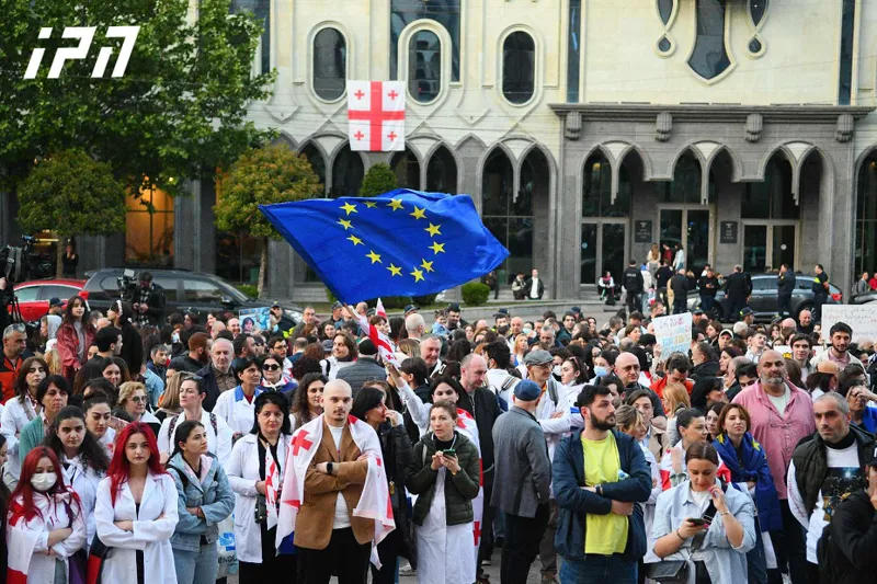 У парламента проходит акция против закона «О прозрачности иностранного влияния»