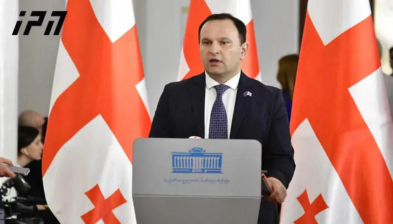 პაატა მანჯგალაძე ერთობის შესახებ გიორგი ვაშაძის მოწოდებაზე ბექა ლილუაშვილის პასუხს შეუფერებელსა და „პრიმიტიულ კინკლაობას“ უწოდებს