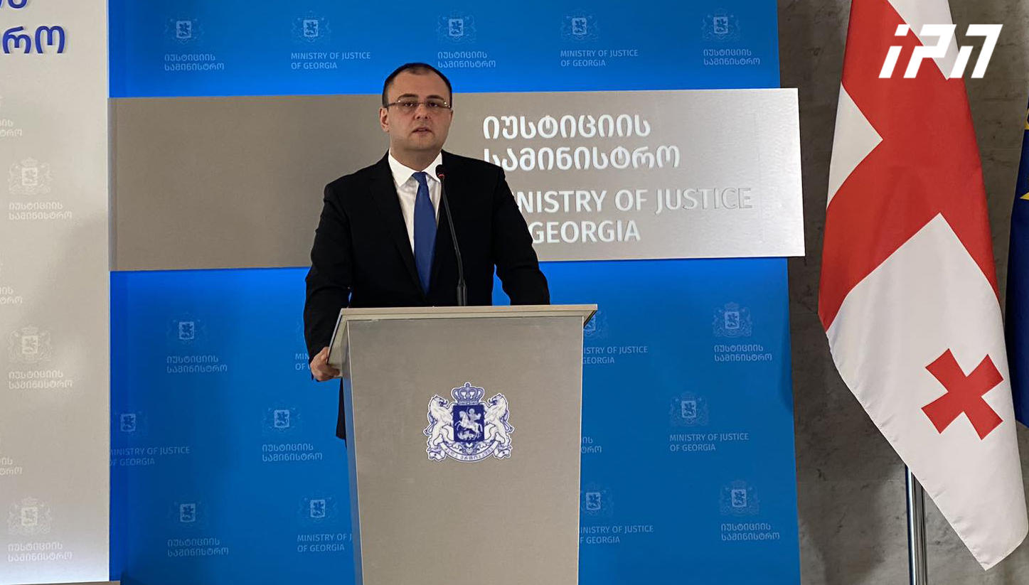 იუსტიციის მინისტრი ირაკლი შოთაძის თანამდებობიდან პოლიტიკური მიზეზით გადადგომაზე დასმულ კითხვაზე - არ არსებობს ასეთი მიზეზი და რატომ გინდათ პოლიტიკაზე საუბარი?!