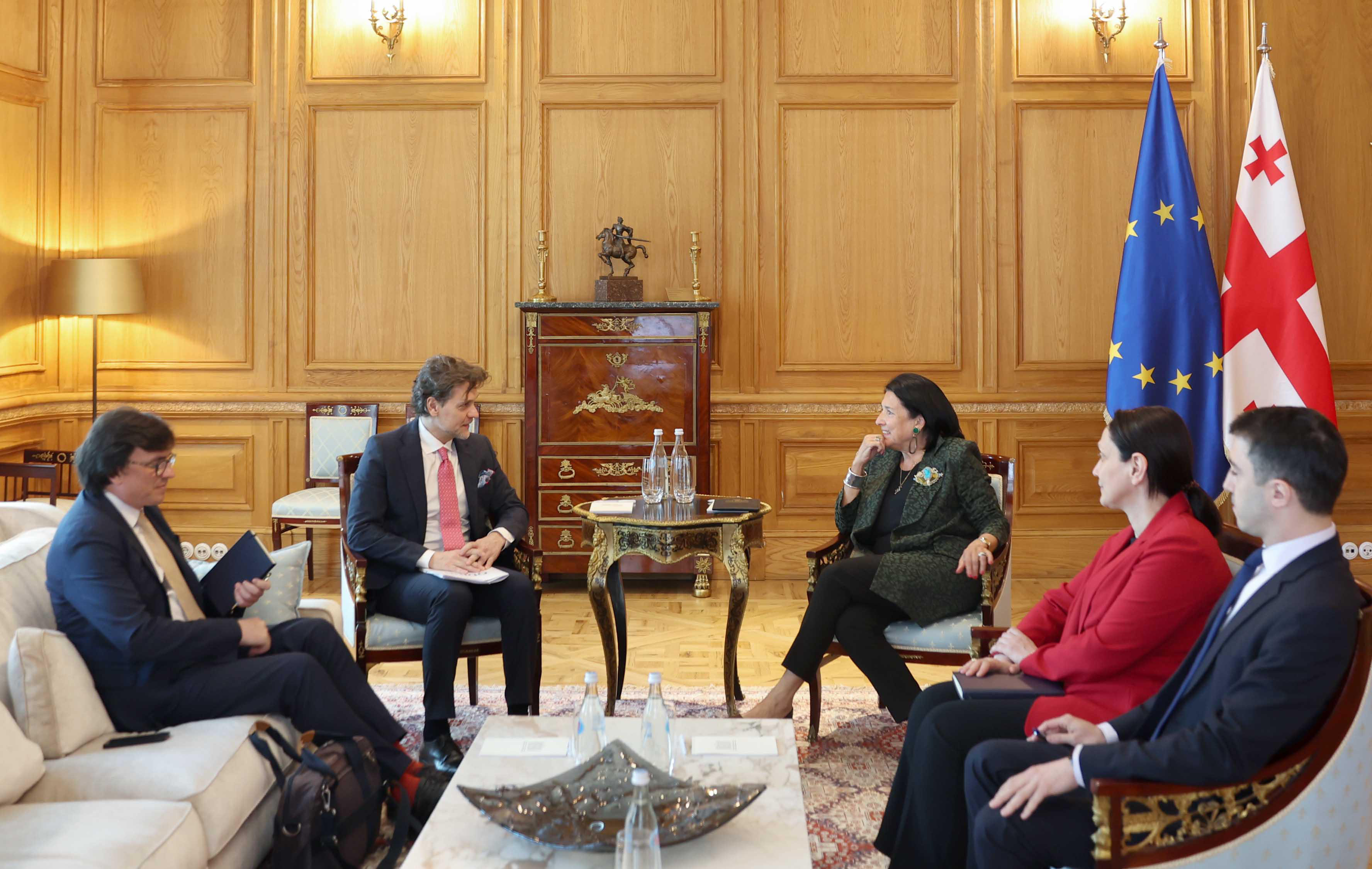 საქართველოს პრეზიდენტმა ეუთო/ოდირის დირექტორთან საქართველოში მიმდინარე მოვლენები განიხილა