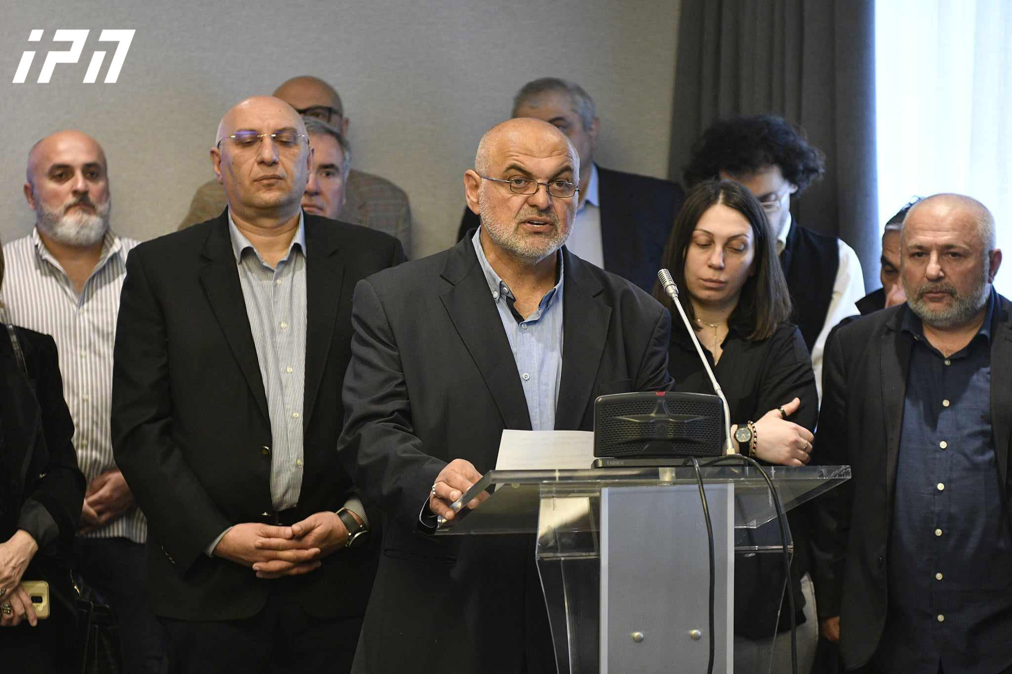 აკია ბარბაქაძე - დიდი ხანია გვესმის „გლობალური ომის პარტიების“ ძახილი, ეს არის იმ არასწორი, დამღუპველი, მოღალატეობრივი ქმედების შედეგი, რომელსაც ხელისუფლება ატარებს - „ქართული ოცნების“ ლიდერები რეალობას მოწყვეტილები არიან