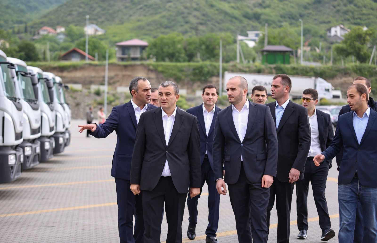 საქართველოს მთავრობის გადაწყვეტილებით, რეგიონებს ახალი ნაგავმზიდები გადაეცათ